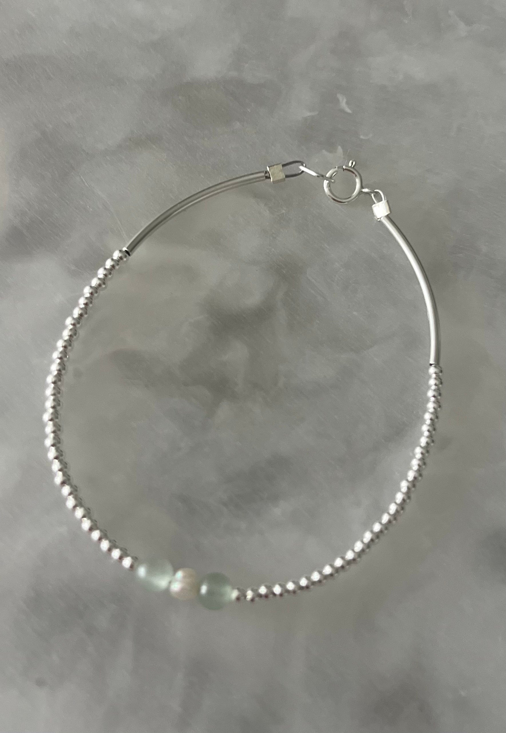 Solid silver bracelet with chrysoprase & freshwater pearl