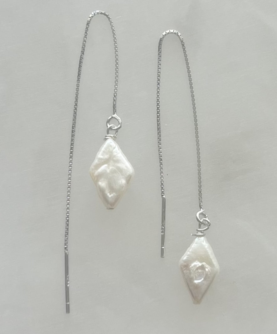 Silver Thread Earrings With Diamond Freshwater Pearls