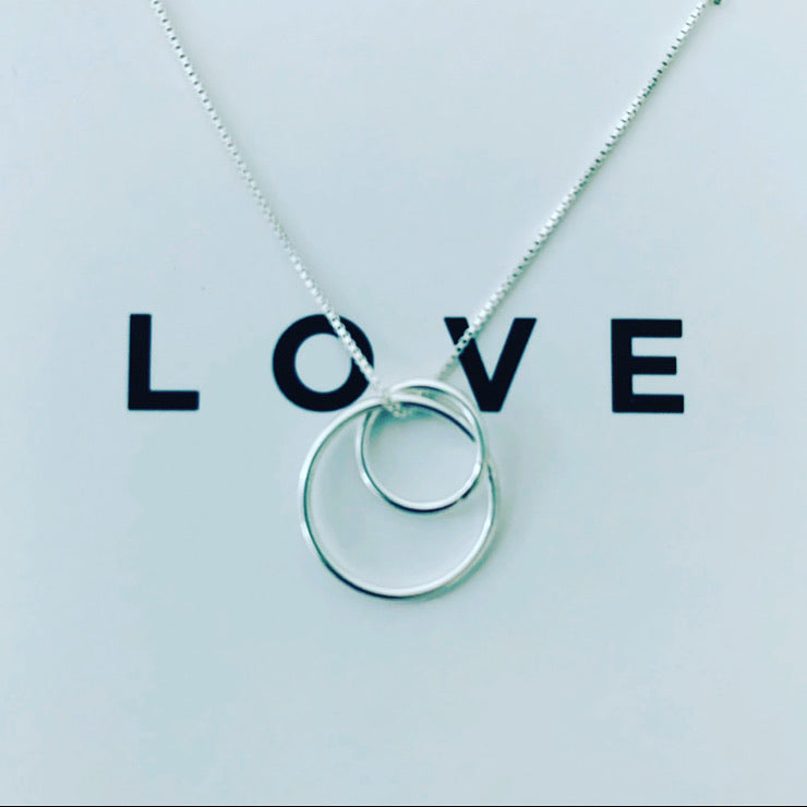 Silver necklace with interlinked circles