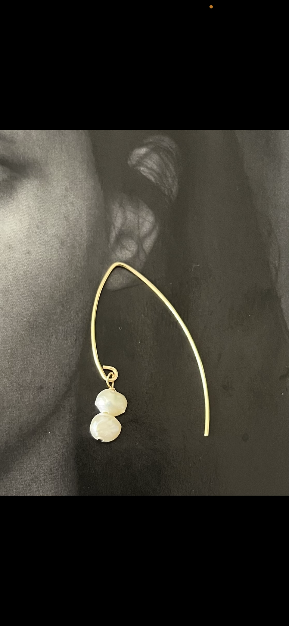 Gold long hooks with double freshwater pearls