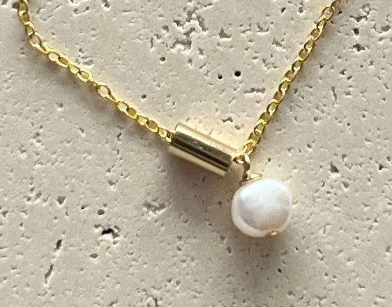 Gold Necklace With Freshwater Pearl And Gold Bar.