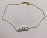 Gold chain bracelet with freshwater pearls